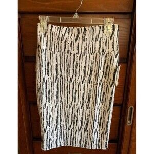 NEW! LuLaRoe Cassie pencil skirt size XS- black/white
